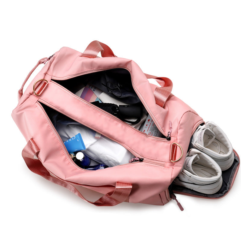 Durable Oxford fabric sports bag with waterproof protection and wear-resistant construction.